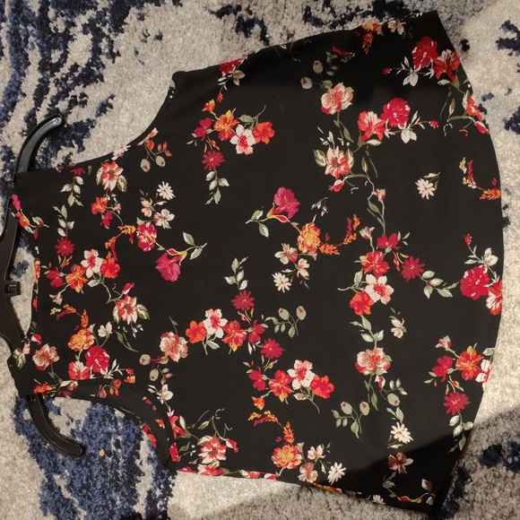 Floral Tanktop - Picture 9 of 9